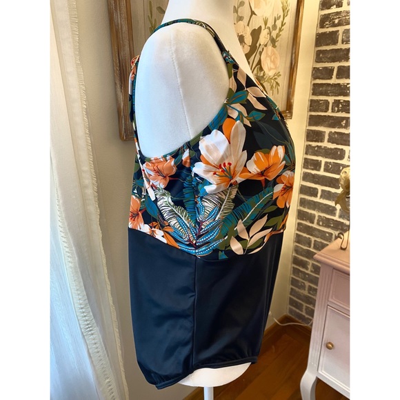 NWT Dreamsuit one piece swimsuit - Picture 4 of 6